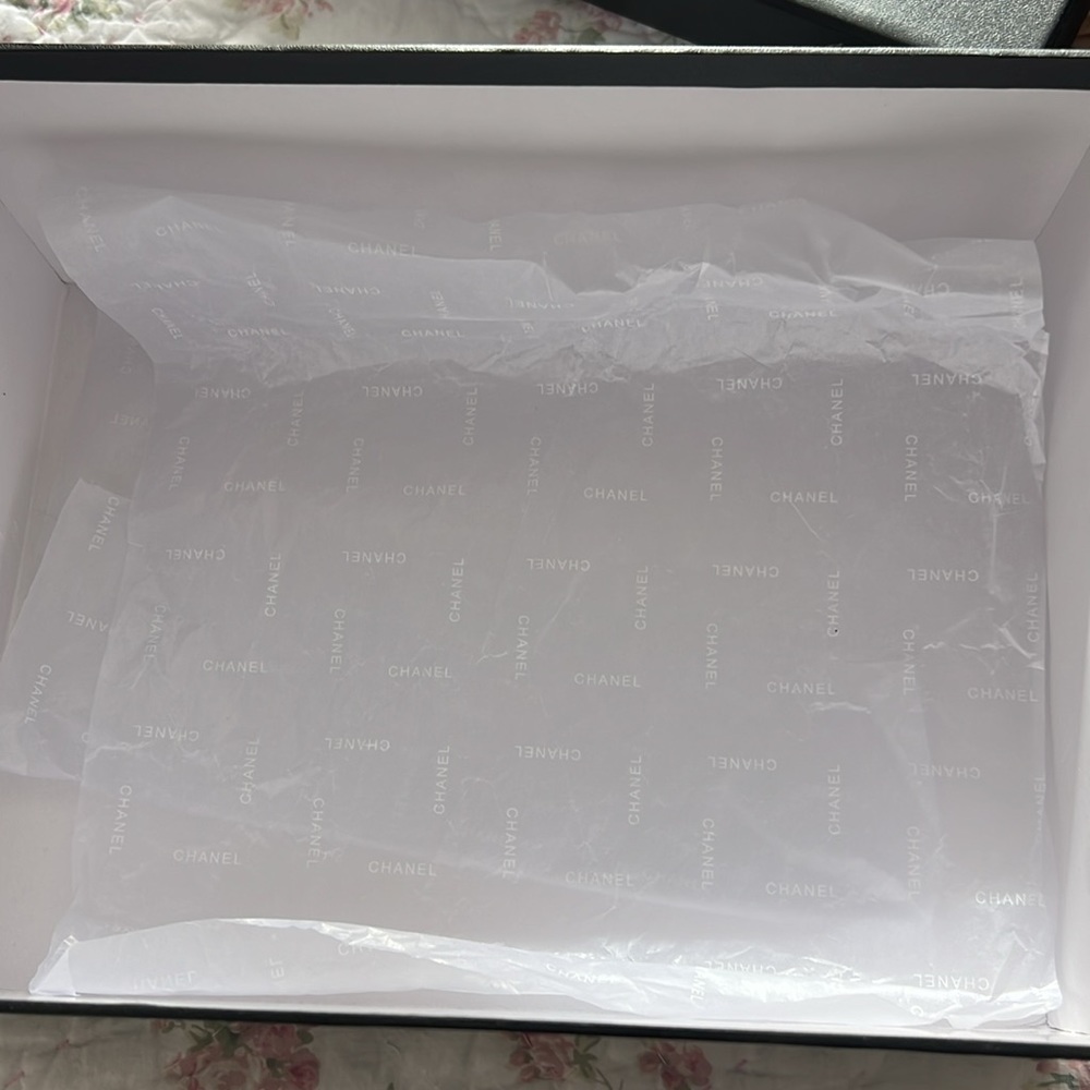 Chanel Box - Picture 2 of 3